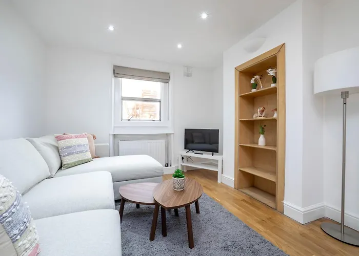 3 Bedroom House In Notting Hill