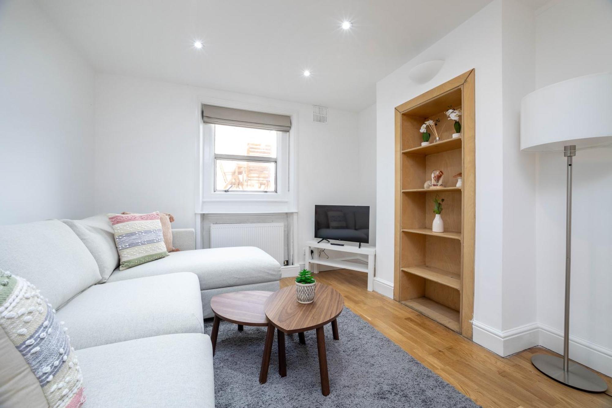 3 Bedroom House In Notting Hill Apartment