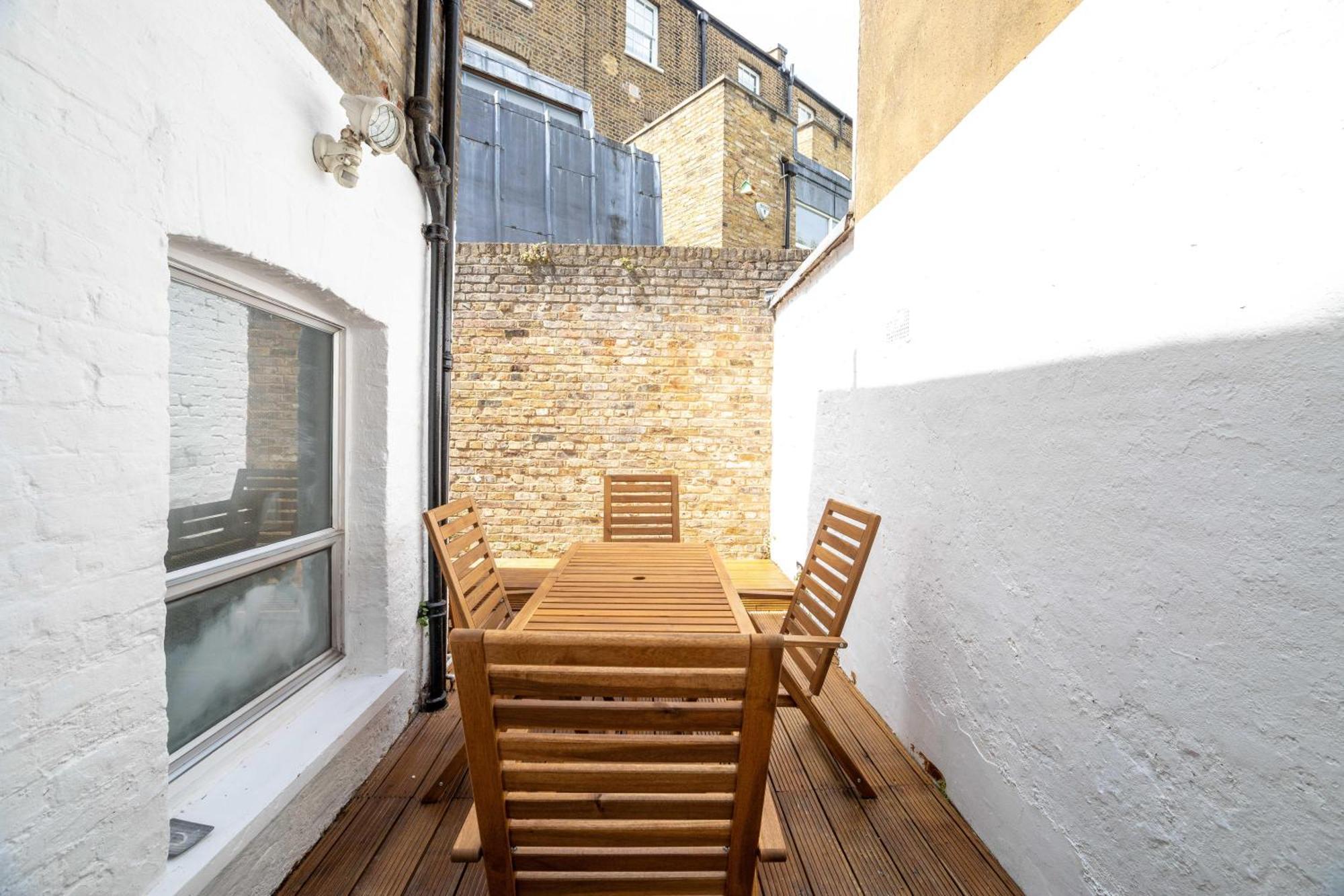 3 Bedroom House In Notting Hill * London
